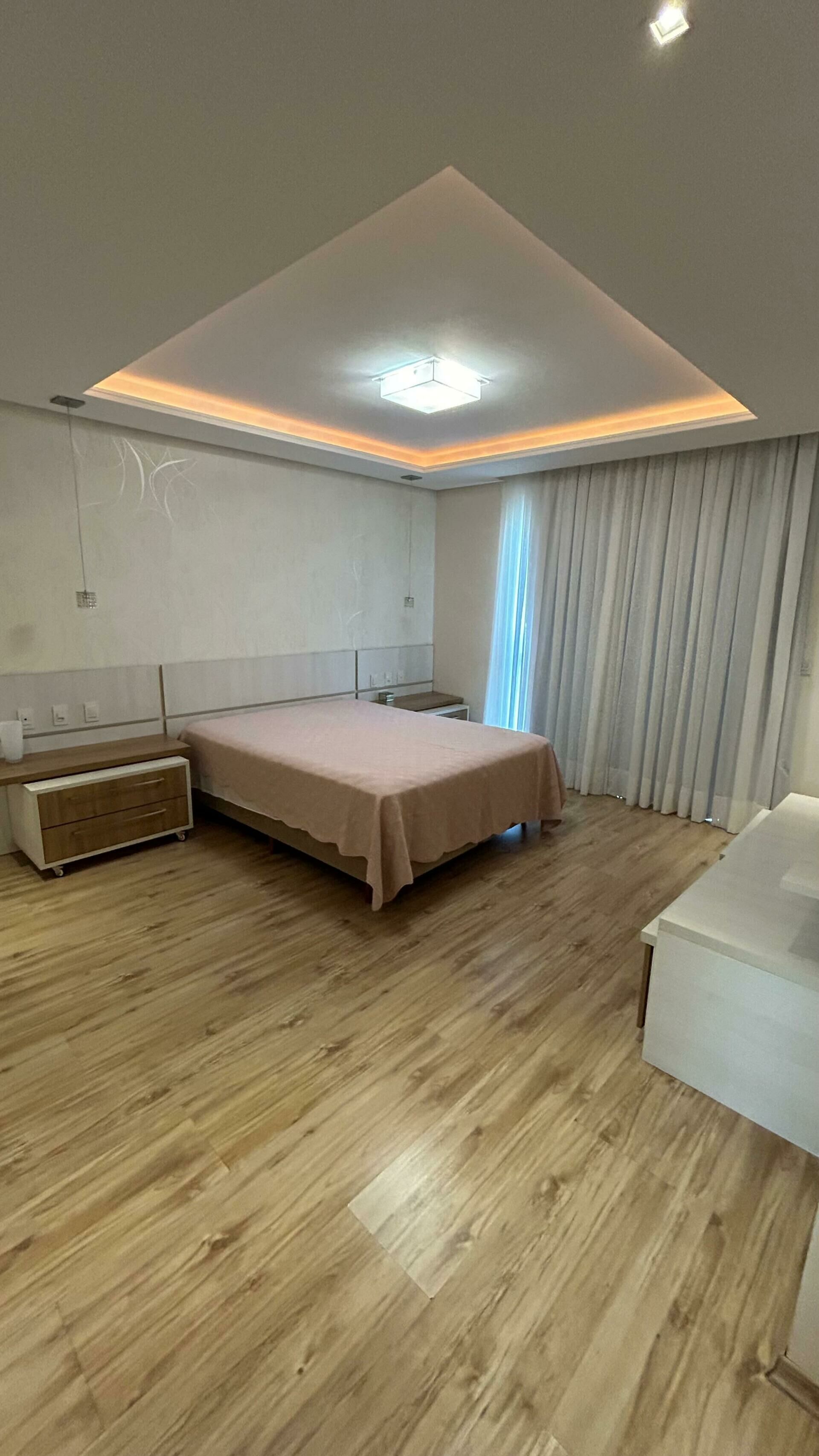 Imagem do Casa com piscina em condomínio Residencial  Fechado no bairro Jaraguá Esquerdo